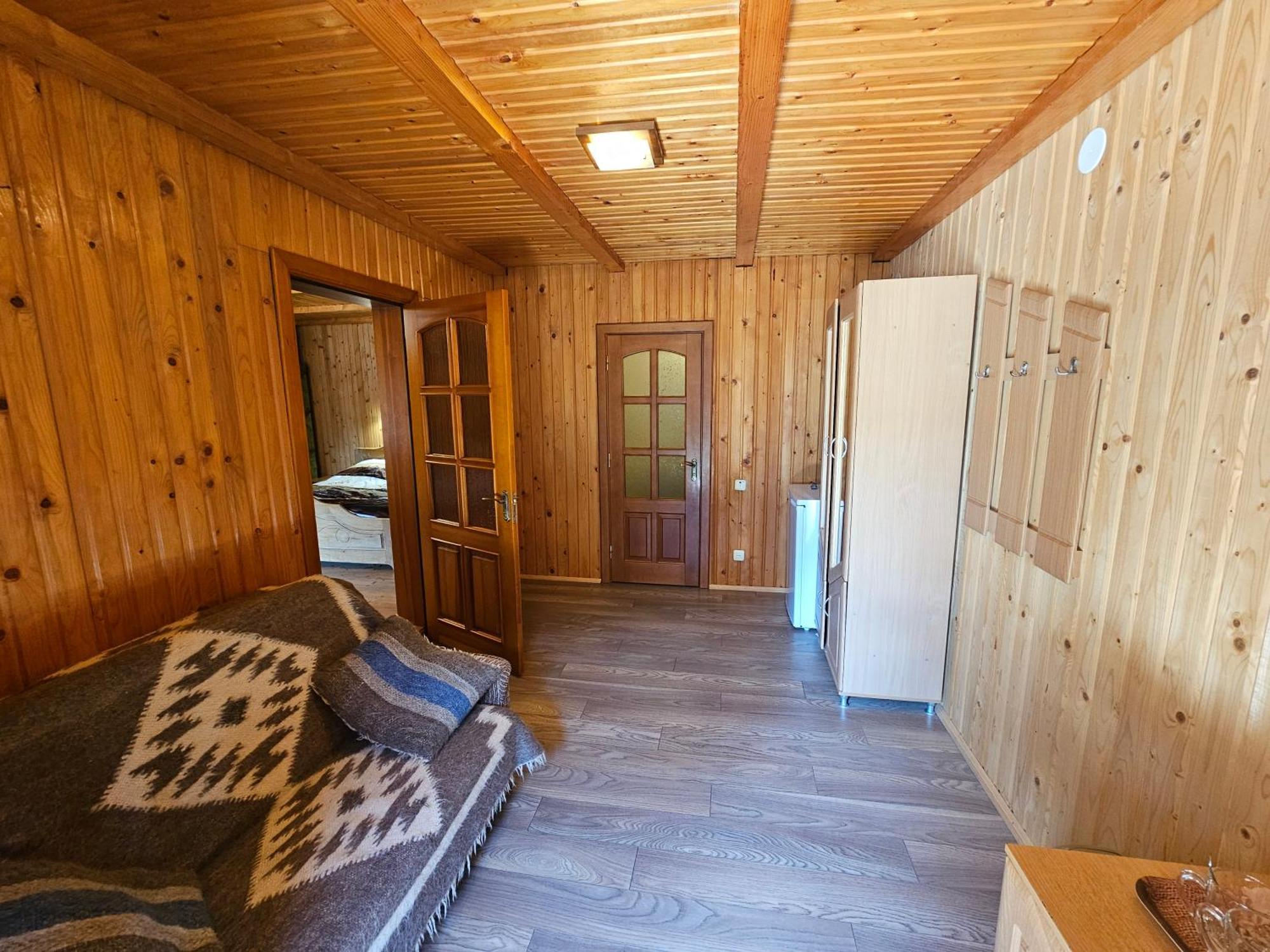 Guesthouse Kolo Druziv Tatariv Exterior photo