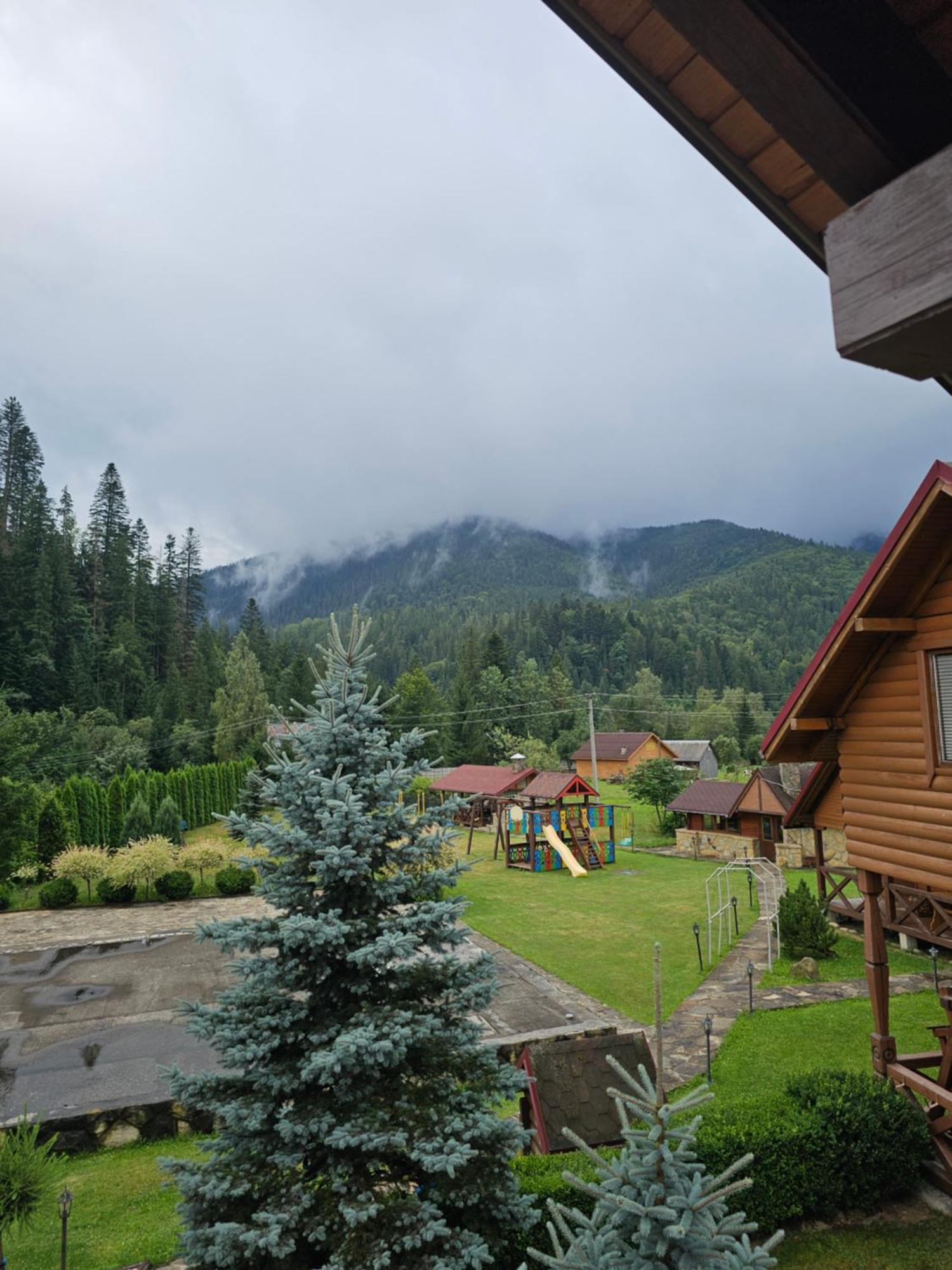 Guesthouse Kolo Druziv Tatariv Exterior photo