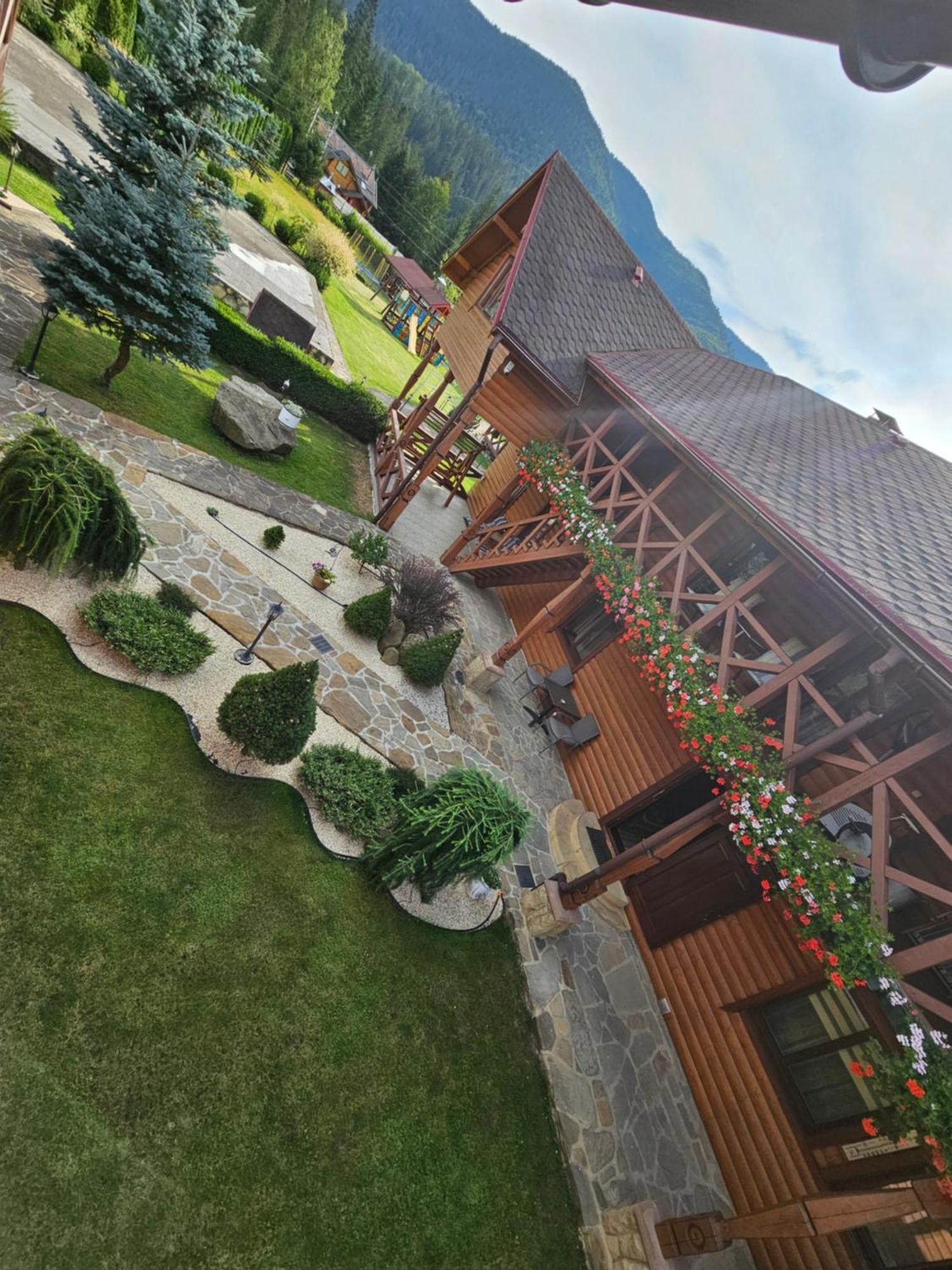 Guesthouse Kolo Druziv Tatariv Exterior photo